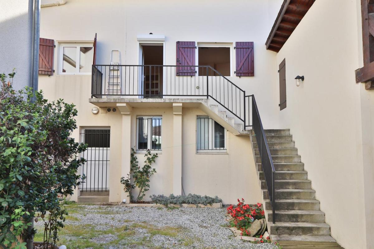 Gite 1 à 9 personnes Hagetmau coeur de ville Exterior foto